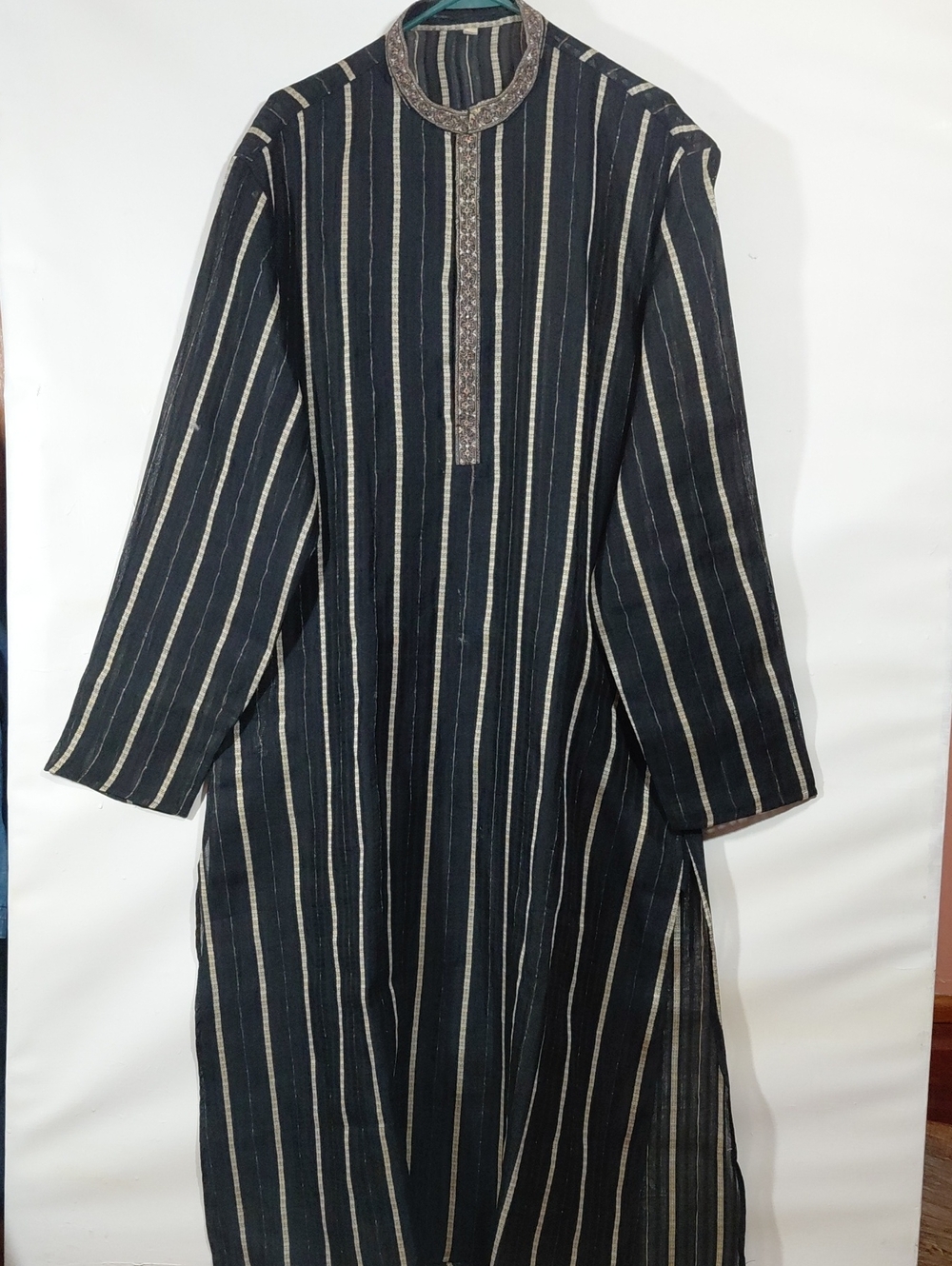 Men's Elegant Black Striped Long Sleeve Kurta Embroidered Placket Size 44